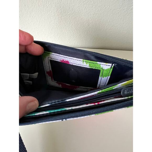 Thirty-One Easy Going Wristlet Candy Diamond Print - Picture 3 of 10